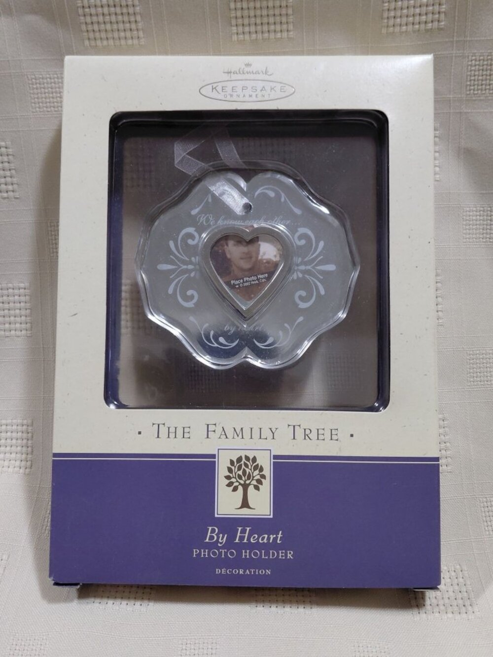 NIB Hallmark Keepsake Ornament By Heart Family Tree Photo Holder Ornament